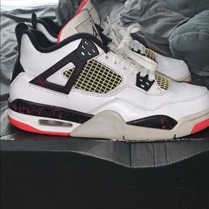 Jordan 4 “Pale Citrin” “Nestologia”